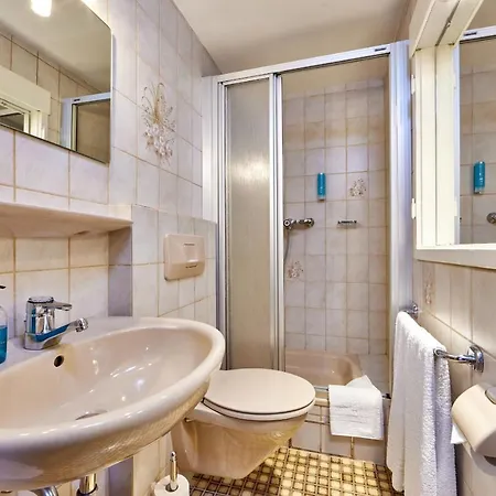 Gaestehaus Angela 2*